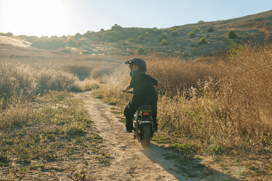 How Much Gas Does a Dirt Bike Hold? Tank Sizes & Range by Model - HoverHearts
