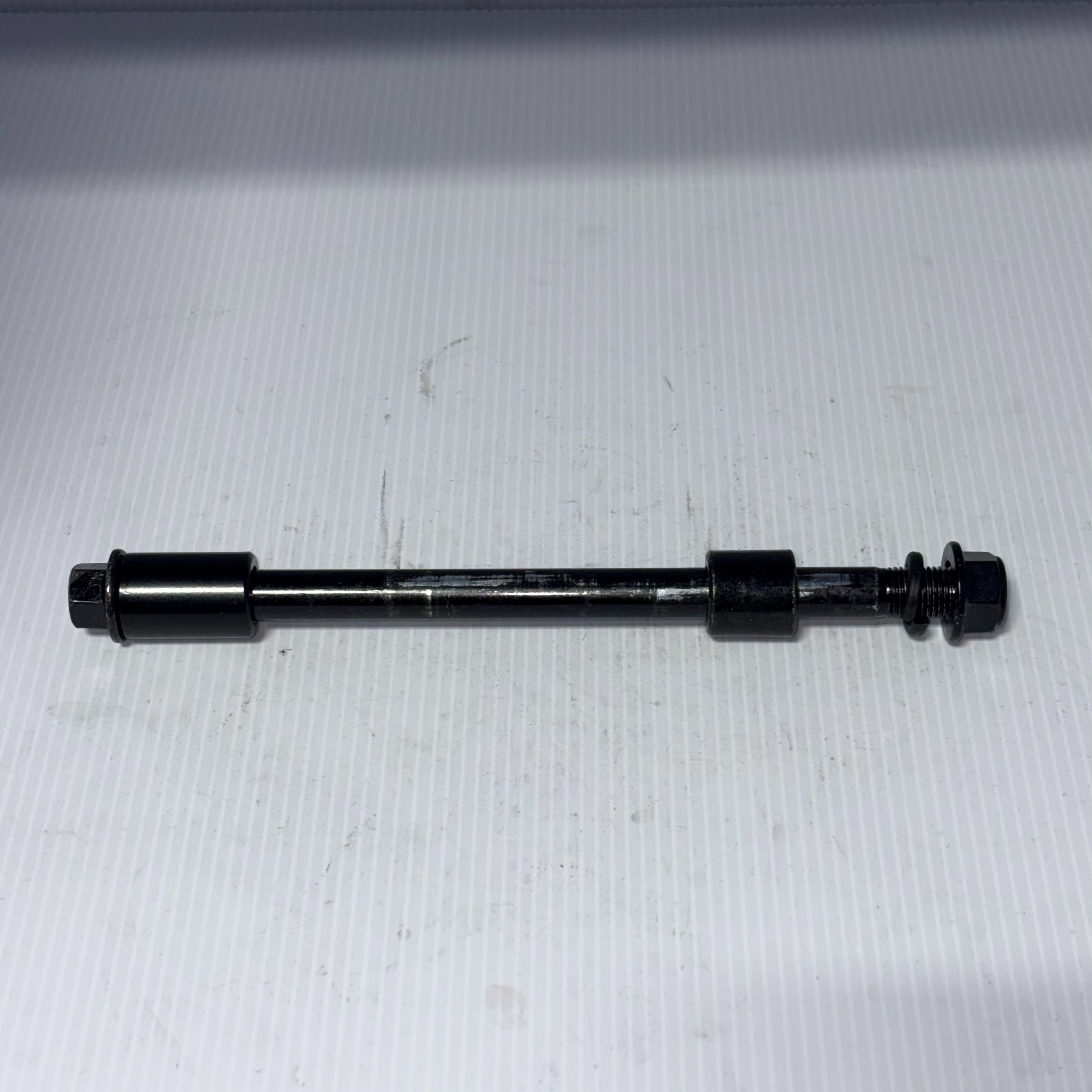 AXLE FOR DB008 DIRT BIKE'S FRONT AND REAL WHEELS